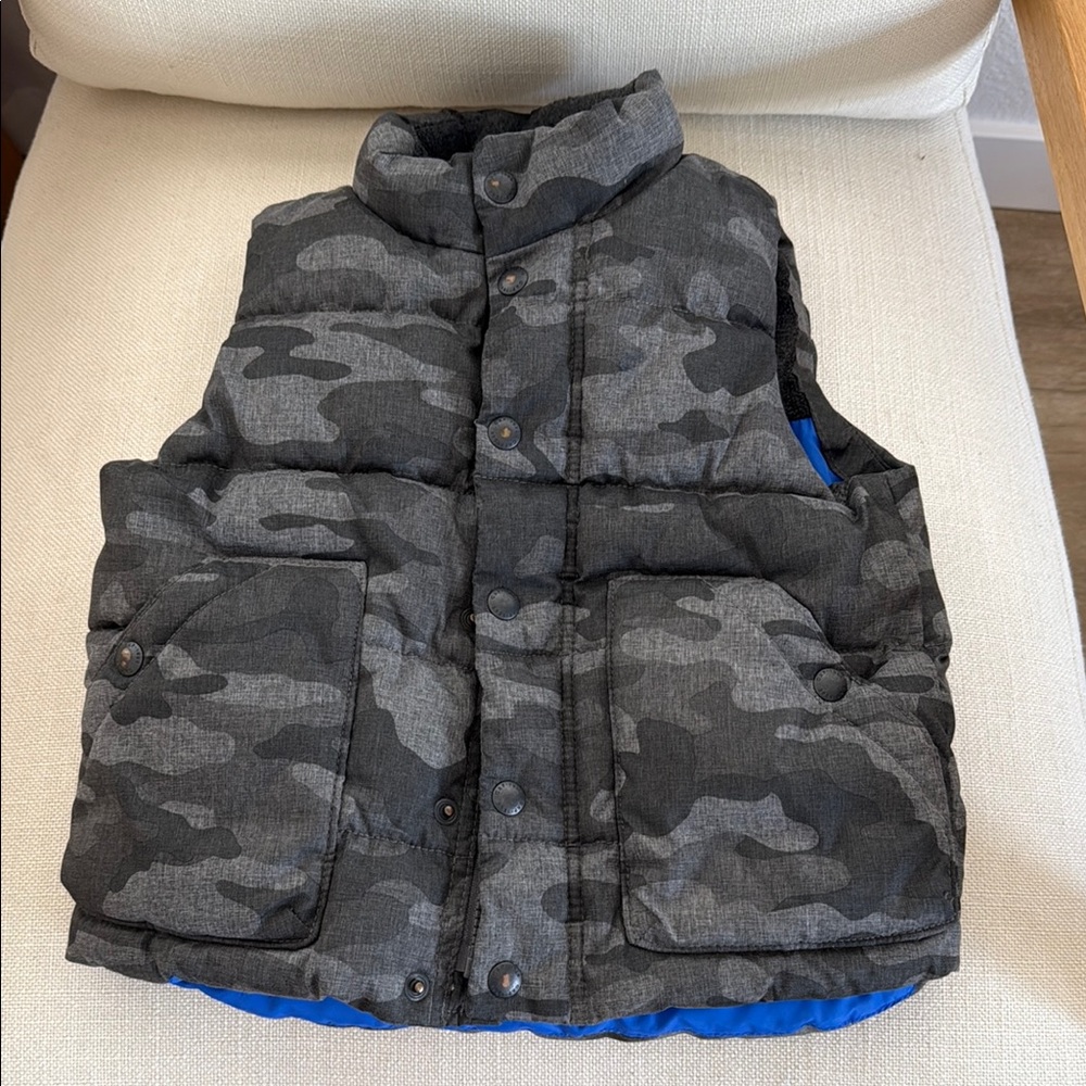 GAP camo puffer vest